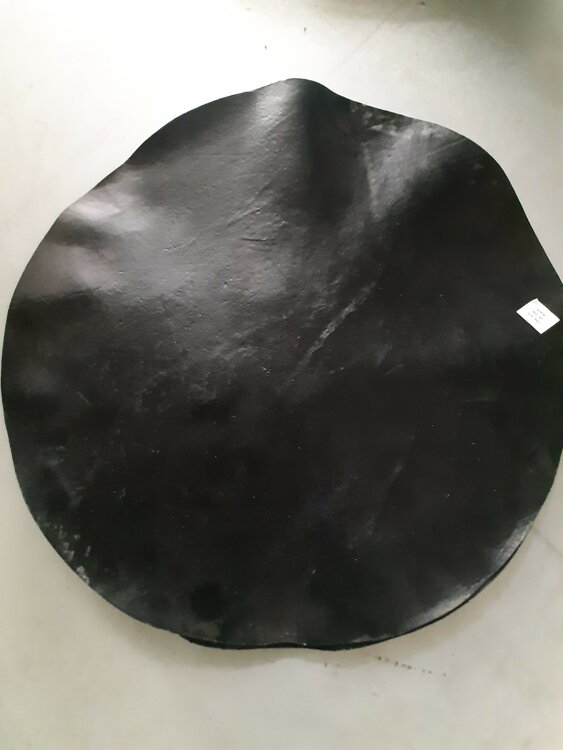 Koe vel zwart, &empty; 60 cm, 2 mm dikte